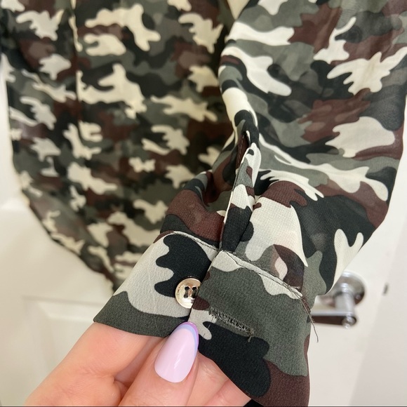Camo Blouse - Picture 5 of 5
